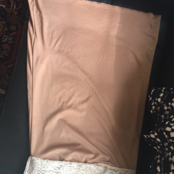 Off shoulder Coveted Clothing - Picture 5 of 6